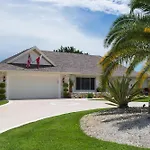 In The Heart Of Naples, Suite With Lake & Pool