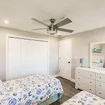 Renovated Naples Home With Seasonally Heated Pool