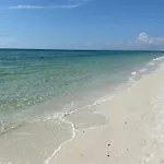 Closest 1Br To Vanderbilt Beach, Full Kitchen With Dishwasher, All New!