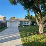 Recently Renovated Beach House With Fenced In Yard