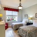 Knickerbocker Estate Home, 9 Private Suites