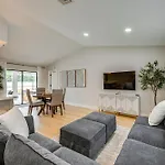 Chic Naples Home With Pool And Hot Tub, 4 Mi To Beach!