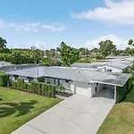 Paradise Pool House For 6