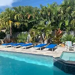 Villa De Charme With Heated Salt Water Pool And Spa