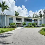 Coastal Downtown Naples Condo - Walk To The Beach!