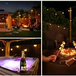 Coastal Farmhouse With Mini Golf, Private Beach &Spa