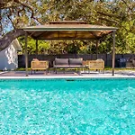 Unique Pool - Villa Mykonos! 2Miles To Downtown Villa Attached