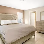 Unique Pool - Villa Mykonos! 2Miles To Downtown Villa Attached