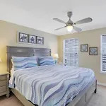 Bike To Beach, Heated Pool, Sleeps 12