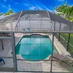 Coastal Flair-Walk To Beach-Heated Pool-Sleeps 8