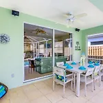 Spacious Beautiful 4 Bed 3 Bath Pool Near Beach