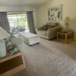Beautiful Pool Home Close To Beach And 5Th Avenue