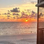 Beachfront High-Rise! Book Today