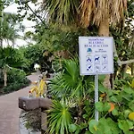 Tropical Vacation Home Close To Vanderbilt Beach