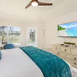 Lazy Days And Lake Views. Beautiful Naples Pool Home