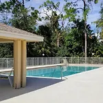 Villa Tropicana Luxury Pool Home. Gated Community