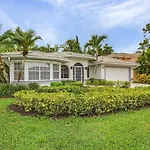 Spacious 3 Bed 3 Bath Pool Home In Naples