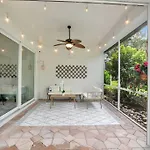 Modern Villa In Heart Of Naples