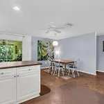 Beautiful Naples Park Cottage -Only 1 Mile To Vanderbilt Beach North