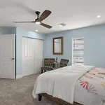 2 Bed 2 Bath Modern Naples Beach Bungalow
