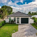 Coastal Elegance Dual Master Bedroom Retreat 3-3