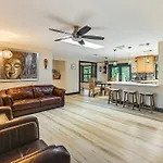 Naples Home With Outdoor Kitchen And Private Pool!