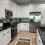 Stunning Escape Near Beach And Pickleball Courts