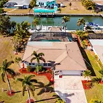 Dreamers Hideaway I Waterfront I Direct Access