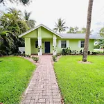 Lake Park Home With Garage - 1 Mile To Beach