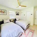 Lake Park Home With Garage - 1 Mile To Beach