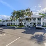 Rare New 2 Bed 2 Bath Golf View In Naples