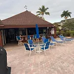 Stunning 2-Bd Condo Naples, 55+, Pool, Chickee, Golf