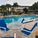 Stunning 2-Bd Condo Naples, 55+, Pool, Chickee, Golf