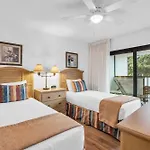 Deluxe Condo With Lake Views