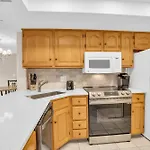 First Floor With Lake And Fountain Views