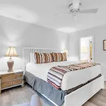 First Floor - Quick Walk To Amenities
