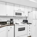 First Floor - Quick Walk To Amenities
