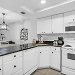 First Floor - Quick Walk To Amenities