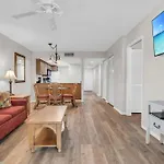 End Unit With Private Views