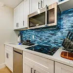 Upscale Naples Condo With Pool Access Walk To Pier!