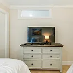 Upscale Naples Condo With Pool Access Walk To Pier!