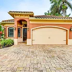 Coastal Naples Getaway About 2 Mi To Beaches!