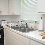 Contemporary 2 Bedroom Home Near 5Th Ave & Mercato
