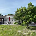 Beautiful Naples Home, Walk Or Bike To The Beach!