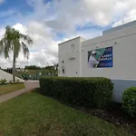 Elegant Naples Escape With Heated Pool, Sauna, Tennis & Pickleball 3 Mls To Beach