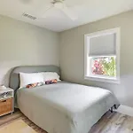 Home Close To Naples Beach - Pets Welcome!
