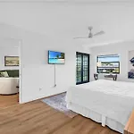 Deluxe Condo - Modern Furnishings And Great View