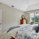 Sunny Retreat With Private Pool In North Naples