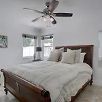 Quaint Florida Getaway Near Vanderbilt Beach