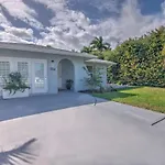 Naples Bliss Upscale Haven With Pool